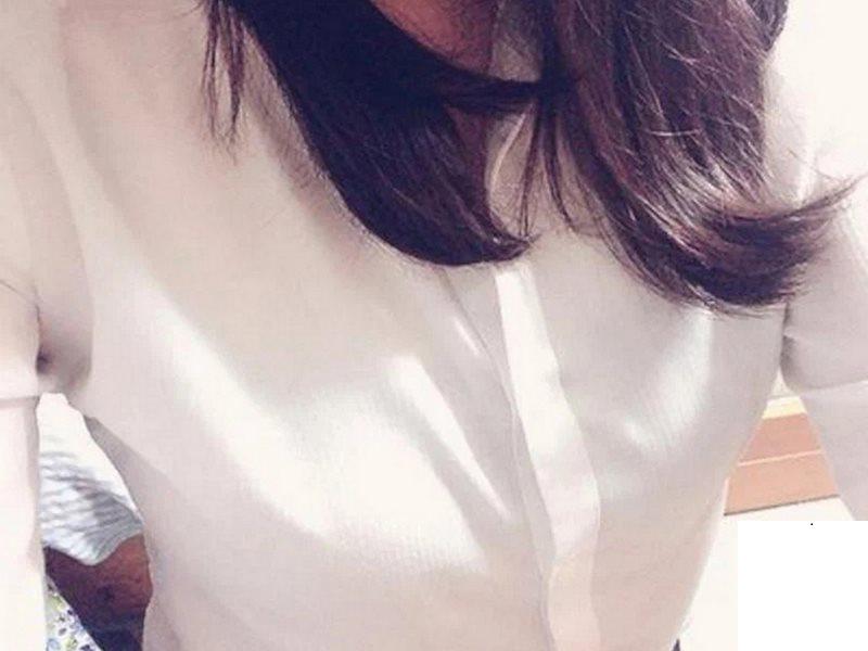 粉嫩女友的自拍照 (31P)