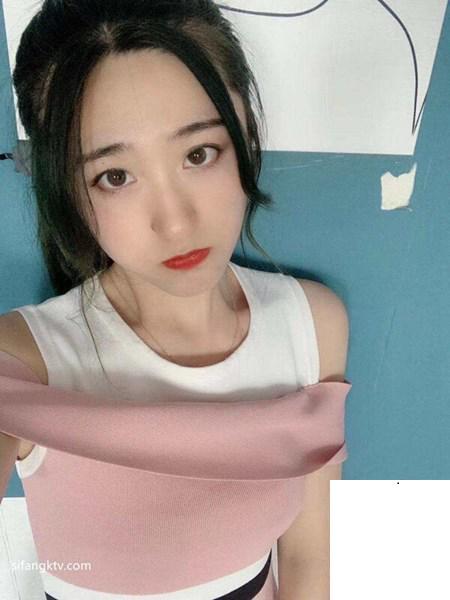 反差婊私拍流出 (19P)
