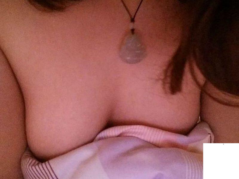 師妹的嫩奶子 (13P)