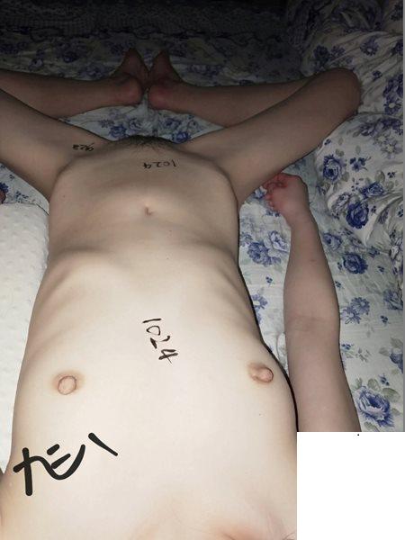 女朋友掰開大腿等肉棒進入 (19P)