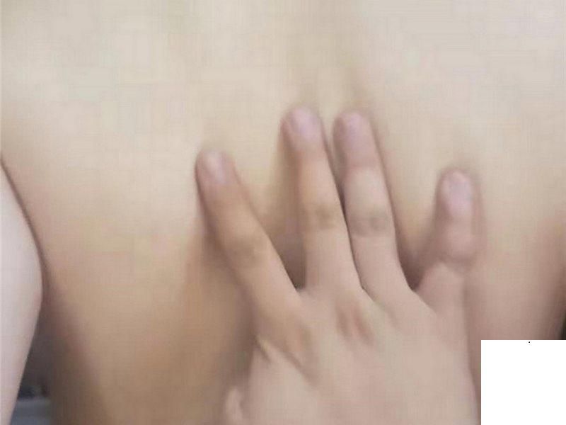 大戰白虎老婆 身材很好 (21P)