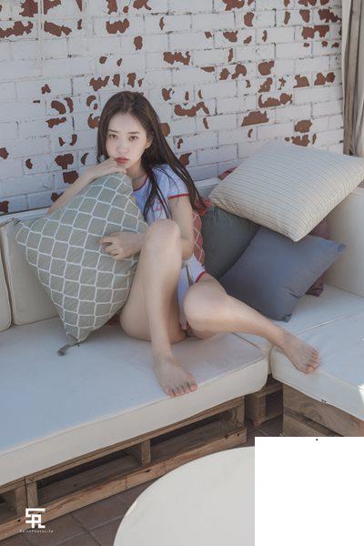 SAINT Photolife - Zenny (신재은) - Part 1 (40P)