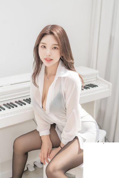 SAINT Photolife – Zzyuri (쮸리) - Zzyuri Vol.5 See Through (65P)