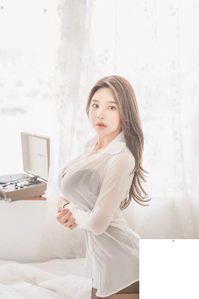 SAINT Photolife – Zzyuri (쮸리) - Zzyuri Vol.5 See Through (65P)