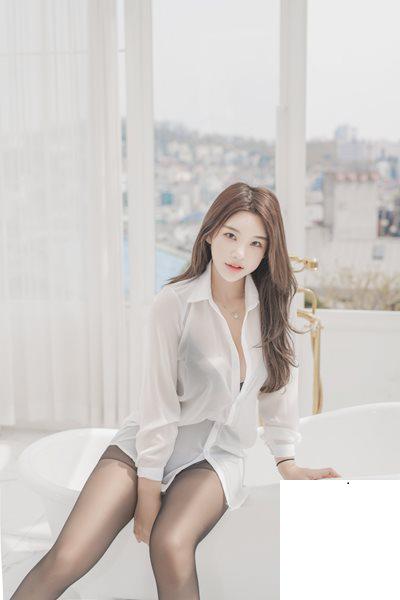 SAINT Photolife – Zzyuri (쮸리) - Zzyuri Vol.5 See Through (65P)