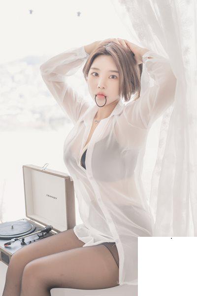 SAINT Photolife – Zzyuri (쮸리) - Zzyuri Vol.5 See Through (65P)
