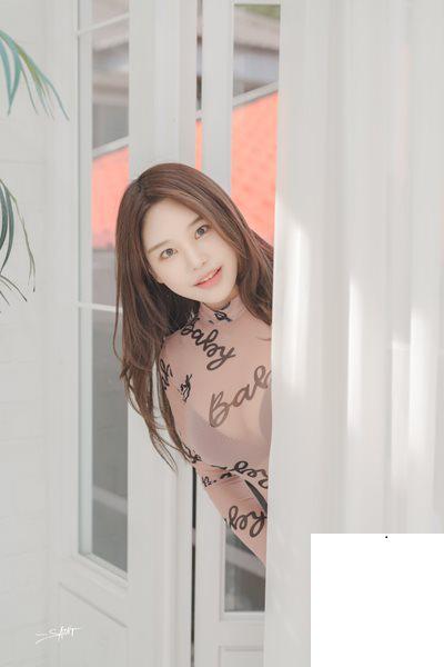SAINT Photolife – Zzyuri (쮸리) - Zzyuri Vol.5 See Through (65P)