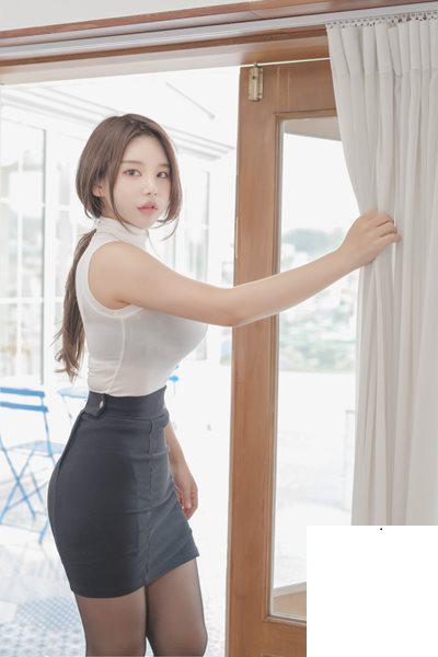 SAINT Photolife – Zzyuri (쮸리) - Zzyuri Vol.5 See Through (65P)