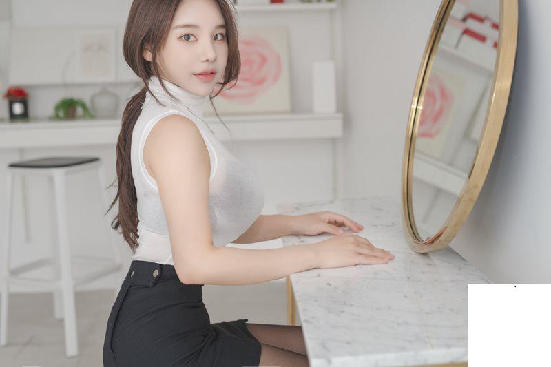 SAINT Photolife – Zzyuri (쮸리) - Zzyuri Vol.5 See Through (65P)