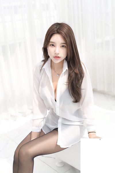 SAINT Photolife – Zzyuri (쮸리) - Zzyuri Vol.5 See Through (65P)