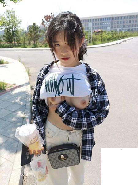 反差婊私拍流出 (19P)