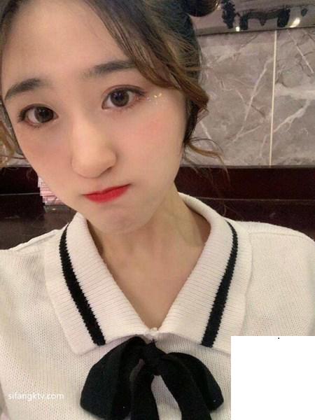 反差婊私拍流出 (19P)