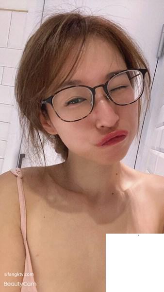 反差婊私拍流出 (19P)