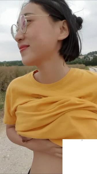 口交女王-留學生《小舒淇》劉玥-戶外全裸露出 (18P)