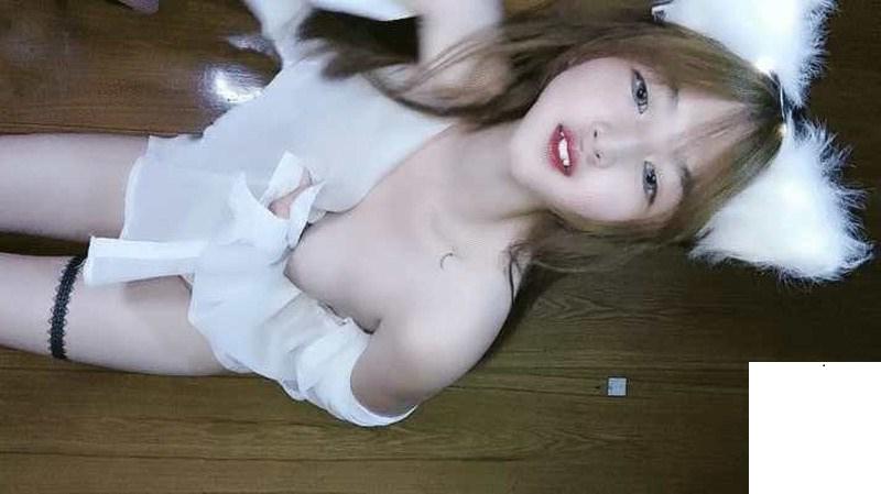 甜美18無敵小蘿莉！一臉呆萌卡哇伊 (12P)