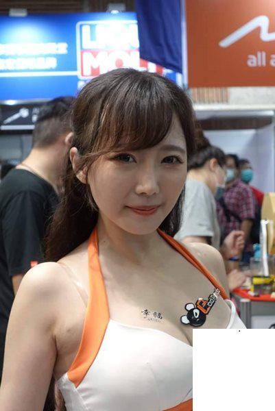 街拍大屁股