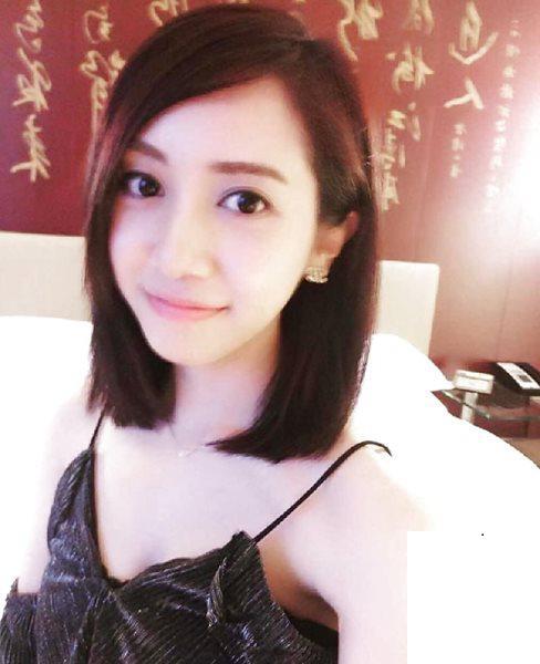 就是喜歡啪啪的小女神 (19P)