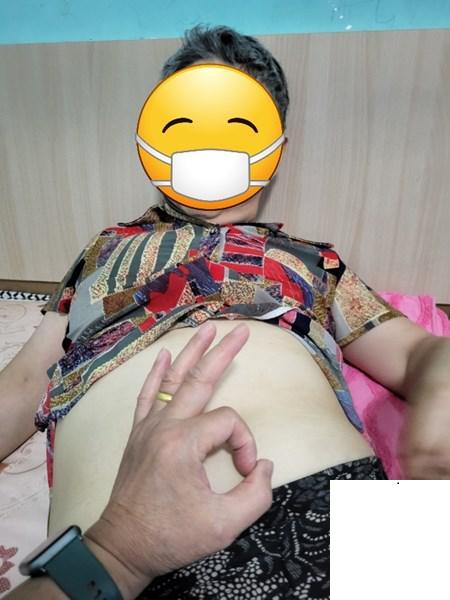 大嬸白肉獻身 (10P)