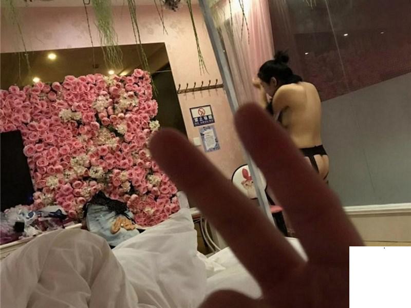 今晚做花房姑娘 把情趣拉滿 (43P)
