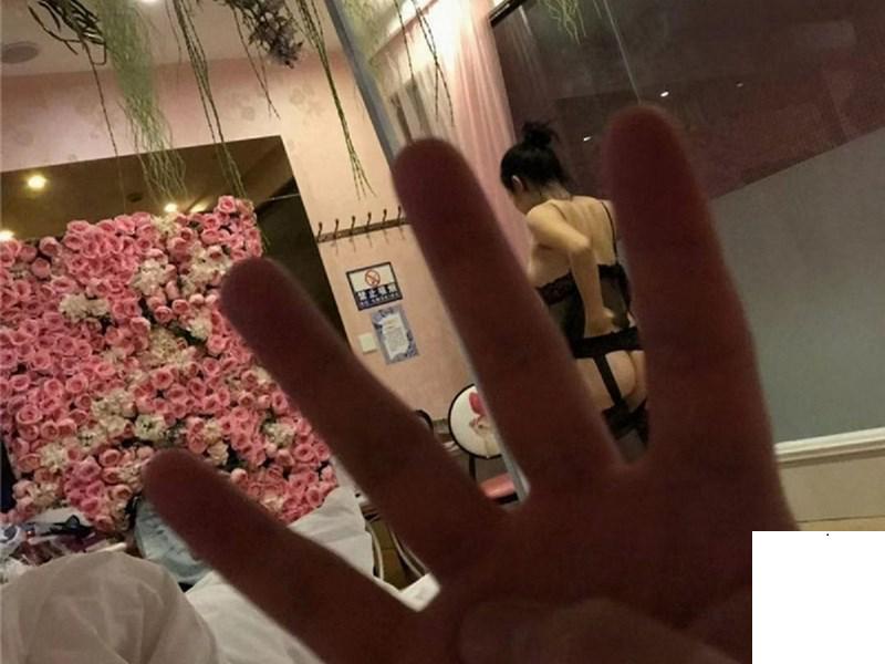 今晚做花房姑娘 把情趣拉滿 (43P)