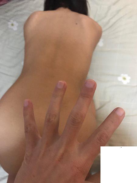 分享騷妻的小騷逼 (13P)