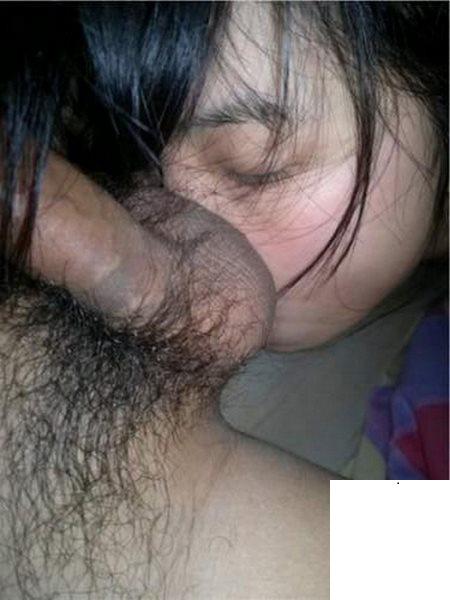 騷貨吃飽喝足了 輪到哥哥吃妳了 (19P)
