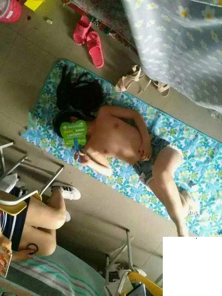 大學寢室拍攝 妹子們真開放 (15P)