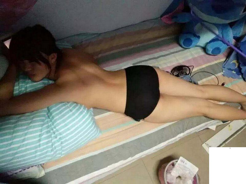 大學寢室拍攝 妹子們真開放 (15P)