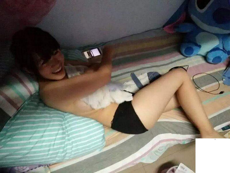 大學寢室拍攝 妹子們真開放 (15P)