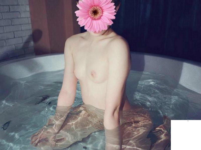 女神級大學妹自拍 (53P)