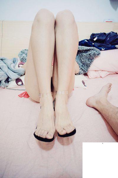 后入長腿美女 愛液溢出 (16P)