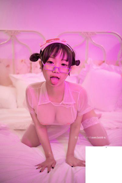 柒柒要乖哦 粉紅護士 (35P)