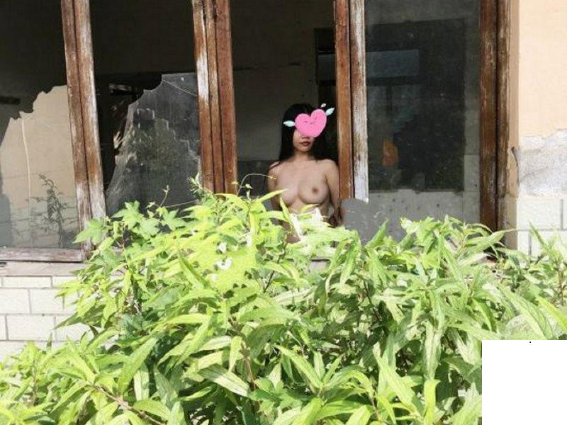 大奶人妻野外露出 (14P)
