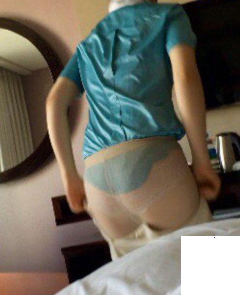 飛機上爲乘客服務 床上爲男人服務 (38P)