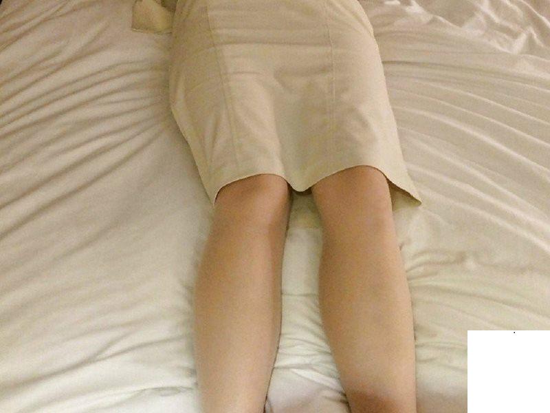 飛機上爲乘客服務 床上爲男人服務 (38P)