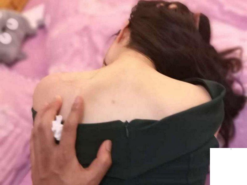 上了公司年會女主持.身材特別好 后入爽歪歪 (19P)