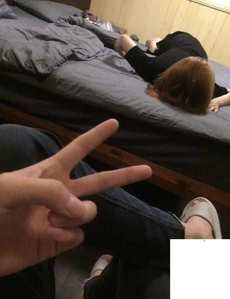 無意間在兄弟手機看到他前女友 (28P)