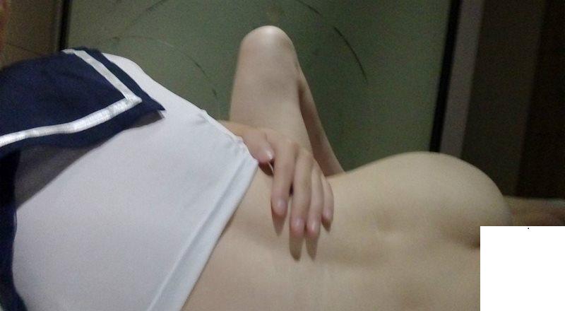 先幫小女友拍幾張在激情 (23P)