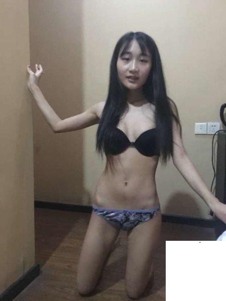 稚嫩小雞 (10P)