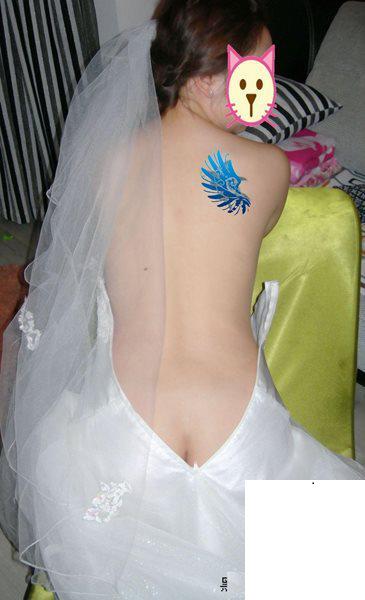 新婚夜我那又白又嫩的妻子，大家想上嗎？ (19P)