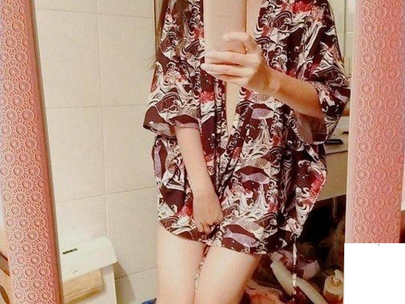 人家撅著小屁屁小逼逼一條縫哥哥叔叔們想不想舔 (13P)