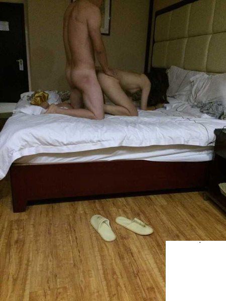 去兄弟家送東西，嫂子盛情款待，完美露臉 (86P)