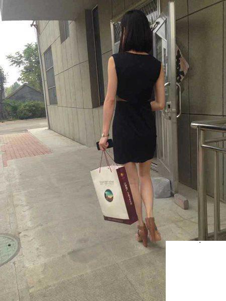 去兄弟家送東西，嫂子盛情款待，完美露臉 (86P)