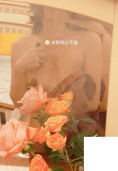 和小女友沒羞沒臊的快樂時光-第三彈，毛毛刮光光，鮑魚滑嫩嫩 (20P