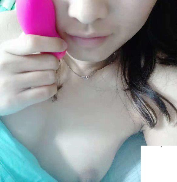 長腿情趣內衣騷妻被我爆射 (19P)