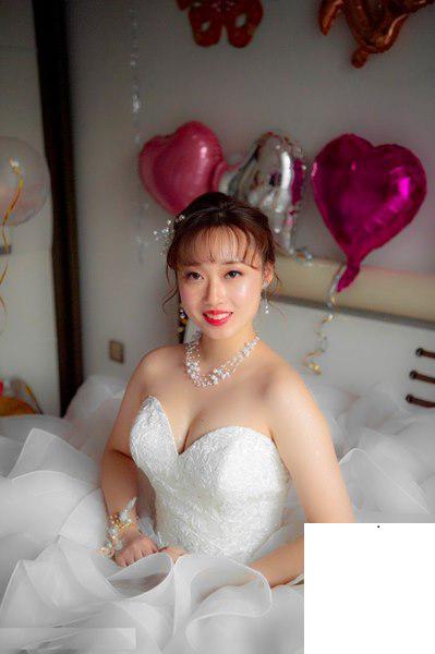 輕熟女一枚，胸大屁股圓 (20P)