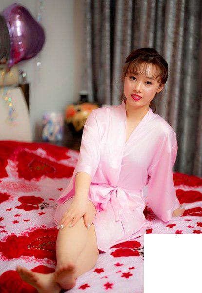 輕熟女一枚，胸大屁股圓 (20P)