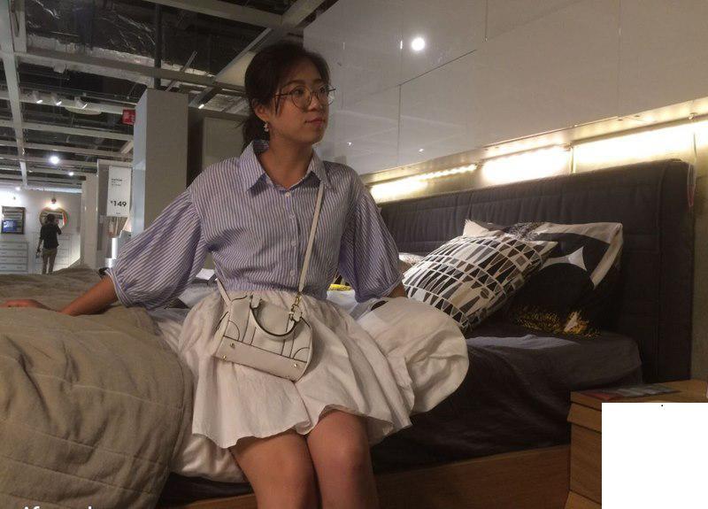 鄰家的小女孩 (18P)