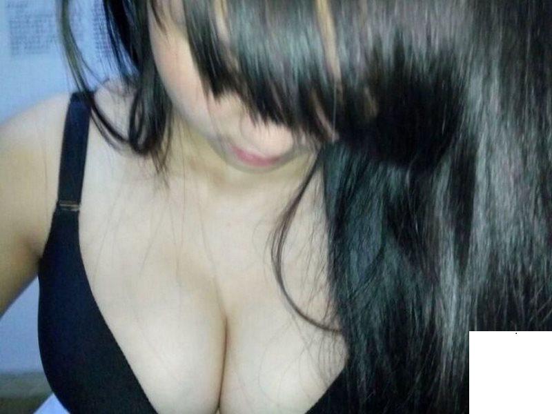 小奶牛無聊的自拍 (17P)