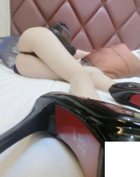 極品大長腿少婦 (10P)